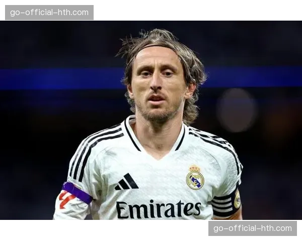 特写：37岁的莫德里奇替补登场后，皇家马德里最后20分钟控球率稳定提升12%