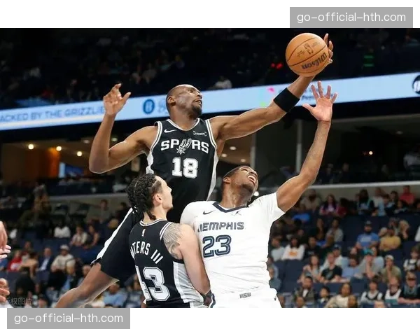 NBA马刺大胜灰熊，文班亚马19+15+3断7帽